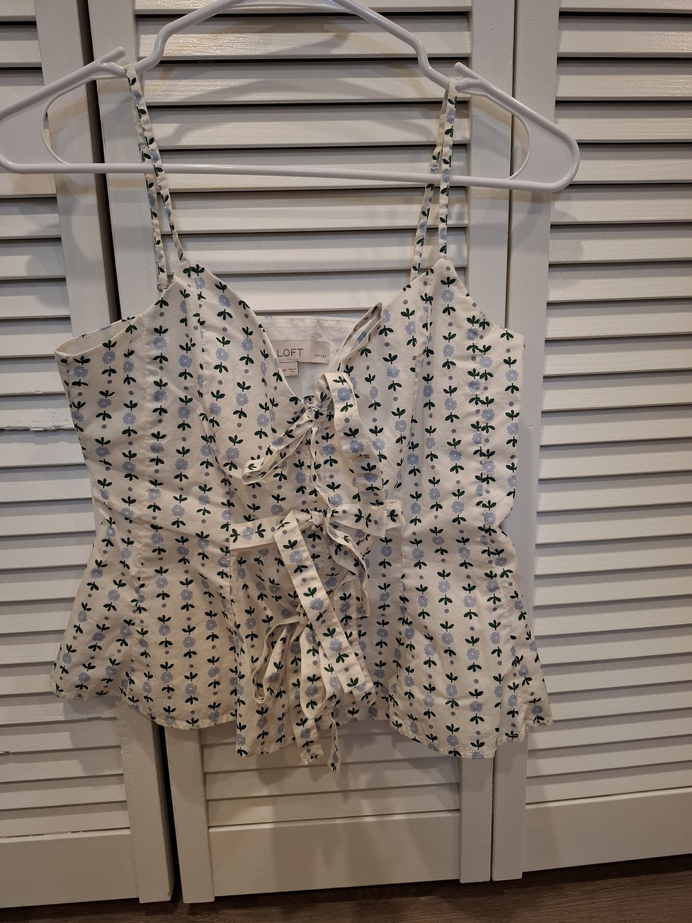 LOFT 0P Petite White Floral Tie-Front Peplum Camisole